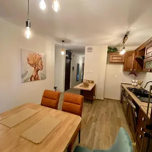  Appartement With Balcony And Free Parking